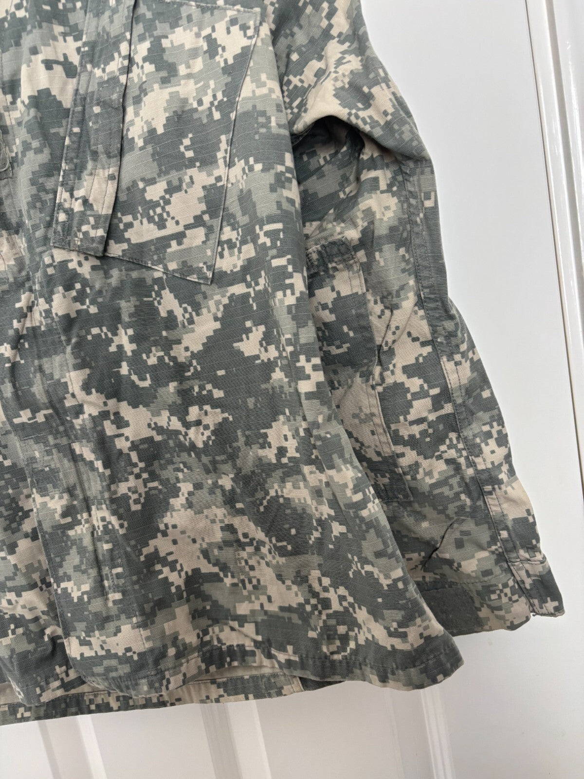 Surplus US Army ACU Combat Uniform Jacket -Size Small-Short - The Militaria Shop