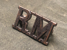 Lade das Bild in den Galerie-Viewer, Genuine British Army Brass Shoulder Title - Royal Marines - The Militaria Shop