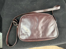 Lade das Bild in den Galerie-Viewer, Genuine British Army Woman's Officers Shoulder Brown Hand Bag - The Militaria Shop