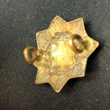 Charger l'image dans la galerie, Original WW1 British Army Collar Badge - East Yorkshire Regiment - The Militaria Shop