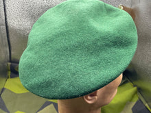 Lade das Bild in den Galerie-Viewer, Original British Army Adjutant Generals Corps Beret with Badge - The Militaria Shop
