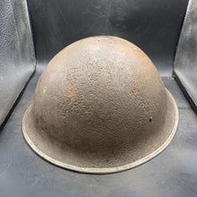 Lade das Bild in den Galerie-Viewer, Original British/Canadian Army WW2 Mk3 Turtle High Rivet Combat Steel Helmet - The Militaria Shop