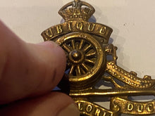 Load image into Gallery viewer, Original WW1 / WW2 British Army Royal Artillery Cap Badge - Spinning Wheel - The Militaria Shop