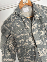Charger l'image dans la galerie, Surplus US Army ACU Combat Uniform Jacket-Xsmall-XLarge - The Militaria Shop