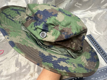 Load image into Gallery viewer, Genuine US Army Jungle Camouflage Boonie Sun Hat Hot Weather Type II - Size 8 - The Militaria Shop