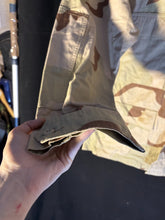 Load image into Gallery viewer, Gulf War US Army DCU Camouflaged Combat Field Coat/Jacket - Small/Short - The Militaria Shop