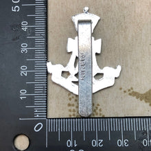 Load image into Gallery viewer, Original British Army Cap Badge - Green Howards - The Militaria Shop