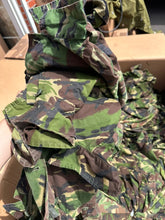 Lade das Bild in den Galerie-Viewer, 10 x British Army DPM Combat Jacket - Bulk Surplus Job Lot Camo Shirt Bundle - The Militaria Shop