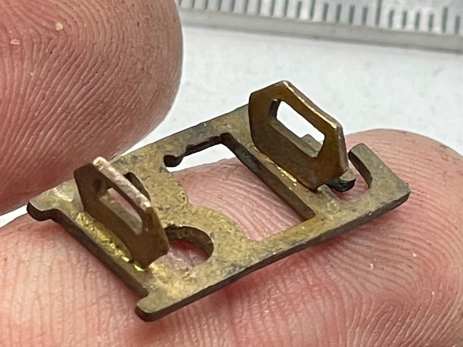 Original WW1 British Army Royal Fusiliers Regiment RF Shoulder Title - The Militaria Shop