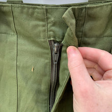 Charger l'image dans la galerie, Genuine British Army Surplus Lightweight Men's Shorts - Size 80cm Waist - The Militaria Shop