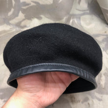 Lade das Bild in den Galerie-Viewer, Genuine British Army Forces Beret - RTR Royal Tank Regiment - Size 56 - The Militaria Shop
