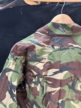 Charger l'image dans la galerie, Genuine British Army DPM Camouflaged Combat Field Jacket - Size 170/104 - The Militaria Shop