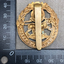 Load image into Gallery viewer, Original WW2 British Army York and Lancaster Regiment Cap Badge - The Militaria Shop