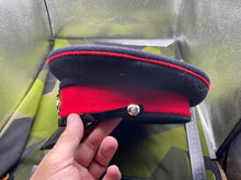 Lade das Bild in den Galerie-Viewer, Original British Army - REME Cap & Badge - Size 56cm - The Militaria Shop