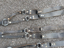Lade das Bild in den Galerie-Viewer, Original German Army Leather Equipment Y-Straps - The Militaria Shop