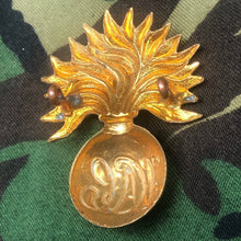 Load image into Gallery viewer, Original WW2 British Army Cap Badge - Honourable Artillery Company - The Militaria Shop