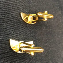 Load image into Gallery viewer, British Army SAS Special Air Service Cufflinks Set - The Militaria Shop