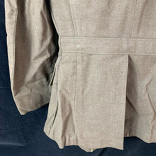 Lade das Bild in den Galerie-Viewer, Original WW2 US Army Class A Dress Jacket 1942 - Private Ryan Prop - 38" Short - The Militaria Shop