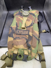 Charger l'image dans la galerie, Genuine British Army DPM Camouflaged Individual Hydration System - The Militaria Shop