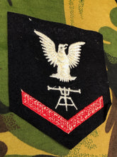 Lade das Bild in den Galerie-Viewer, Genuine US Navy Fire Controlman Patch / Badge - The Militaria Shop