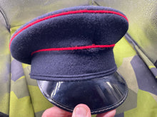Lade das Bild in den Galerie-Viewer, Original British Army Royal Engineers Peaked Cap - Size 57cm Approx - The Militaria Shop