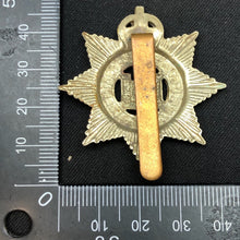 Lade das Bild in den Galerie-Viewer, Original British Army WW1 / WW2 The Devonshire Regiment Cap Badge - The Militaria Shop