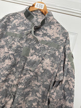 Charger l'image dans la galerie, Surplus US Army ACU Combat Uniform Jacket -Size Large-Short - The Militaria Shop