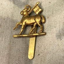 Charger l'image dans la galerie, Original British Army Queen's Royal Regiment (West Surrey) Cap Badge - The Militaria Shop