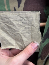 Lade das Bild in den Galerie-Viewer, Surplus British Army DPM Pattern Camouflaged Smock Combat-170/96 - The Militaria Shop
