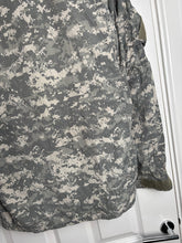 Charger l'image dans la galerie, Surplus US Army ACU Combat Uniform Jacket-Medium Long - The Militaria Shop