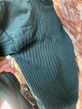 Charger l'image dans la galerie, Genuine British Army Commando Green Pull Over Jumper WRAC - Size 1 - 34" Chest - The Militaria Shop