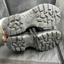 Lade das Bild in den Galerie-Viewer, Army Black Leather High Top Magnum Combat Boots - Size EU 40 - UK 6.5 - 250 - The Militaria Shop