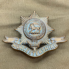 Charger l'image dans la galerie, Original WW1 British Army Cap Badge - Worcestershire Regiment - The Militaria Shop