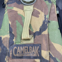 Charger l'image dans la galerie, Genuine British Army DPM Camouflaged Individual Hydration System - The Militaria Shop
