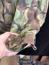 Load image into Gallery viewer, Surplus British Army 68 Pat Woodland DPM Smock Combat Jacket -Size 1 - The Militaria Shop