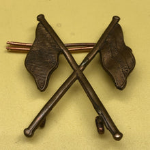 Load image into Gallery viewer, Original WW2 British Army Brass Signallers Flag Sleeve Badge - The Militaria Shop