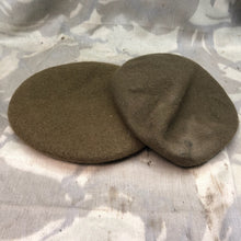 Lade das Bild in den Galerie-Viewer, Genuine British Army Forces Beret - Guards Division - Size 55 - The Militaria Shop