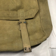 Charger l'image dans la galerie, Original WW2 British Army Large Pack 37 Pattern - 1942 Dated - The Militaria Shop