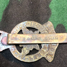 Load image into Gallery viewer, Original Canadian Army Royal Montreal Regiment Beret / Cap Badge - The Militaria Shop