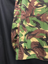 Charger l'image dans la galerie, Genuine British Army Camouflage DPM Jacket - Size 160/96 - The Militaria Shop