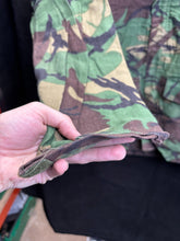 Lade das Bild in den Galerie-Viewer, Surplus British Army DPM Pattern Camouflaged Smock Windproof Cadet-160/84 - The Militaria Shop
