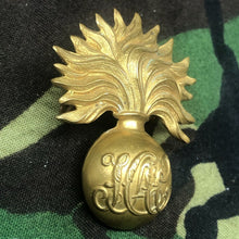 Load image into Gallery viewer, Original WW2 British Army Cap Badge - Honourable Artillery Company - The Militaria Shop