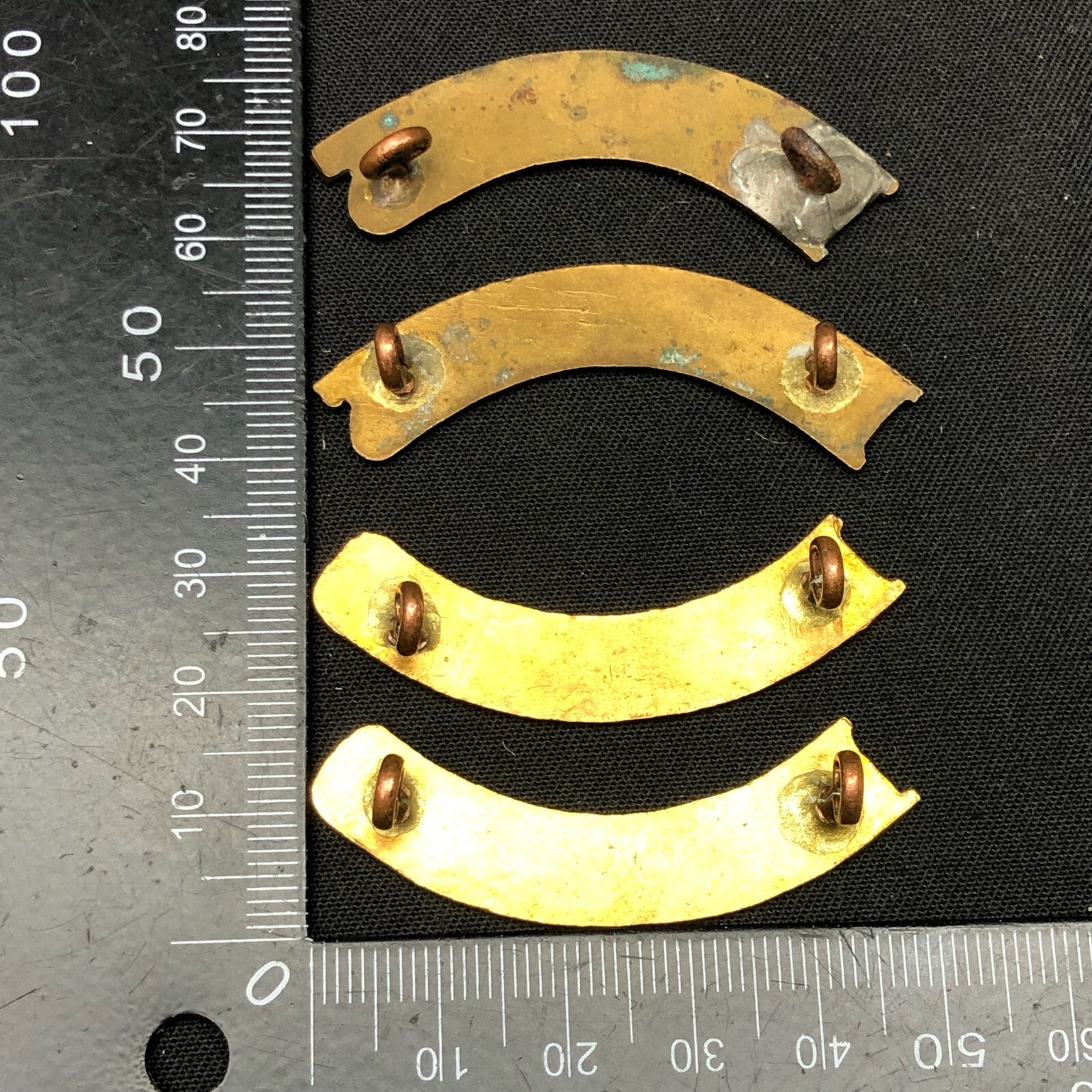 Original WW1/WW2 British Army Red Cross Northumberland Brass Shoulder Title Set - The Militaria Shop