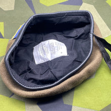 Load image into Gallery viewer, Original British Army Guards Divisions Beret - Size 57cm - The Militaria Shop