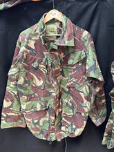 Lade das Bild in den Galerie-Viewer, Genuine British Army DPM Camouflaged Combat Field Jacket - Size 170/96 - The Militaria Shop