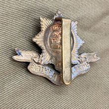 Charger l'image dans la galerie, Original WW1 British Army Cap Badge - Worcestershire Regiment - The Militaria Shop