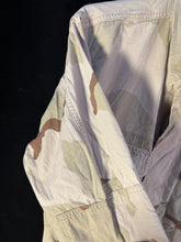 Load image into Gallery viewer, Gulf War US Army DCU Camouflaged Combat Field Coat/Jacket - Large/Long - The Militaria Shop