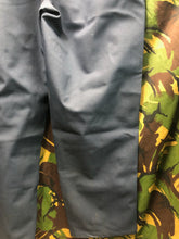 Lade das Bild in den Galerie-Viewer, Vintage Royal Mail Stormproof Leggings Trousers - 34-38" Waist - The Militaria Shop