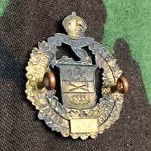 Charger l'image dans la galerie, Original Canadian Army Lord Strathcona's Horse (Royal Canadians) Cap Badge - The Militaria Shop