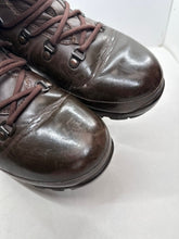 Load image into Gallery viewer, British Army Surplus Brown Leather Combat Boots - Altberg - Size UK 7 M - The Militaria Shop